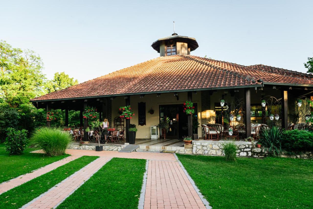 Atos Srebrno Jezero - Villa And Restaurant Veliko Gradište Buitenkant foto